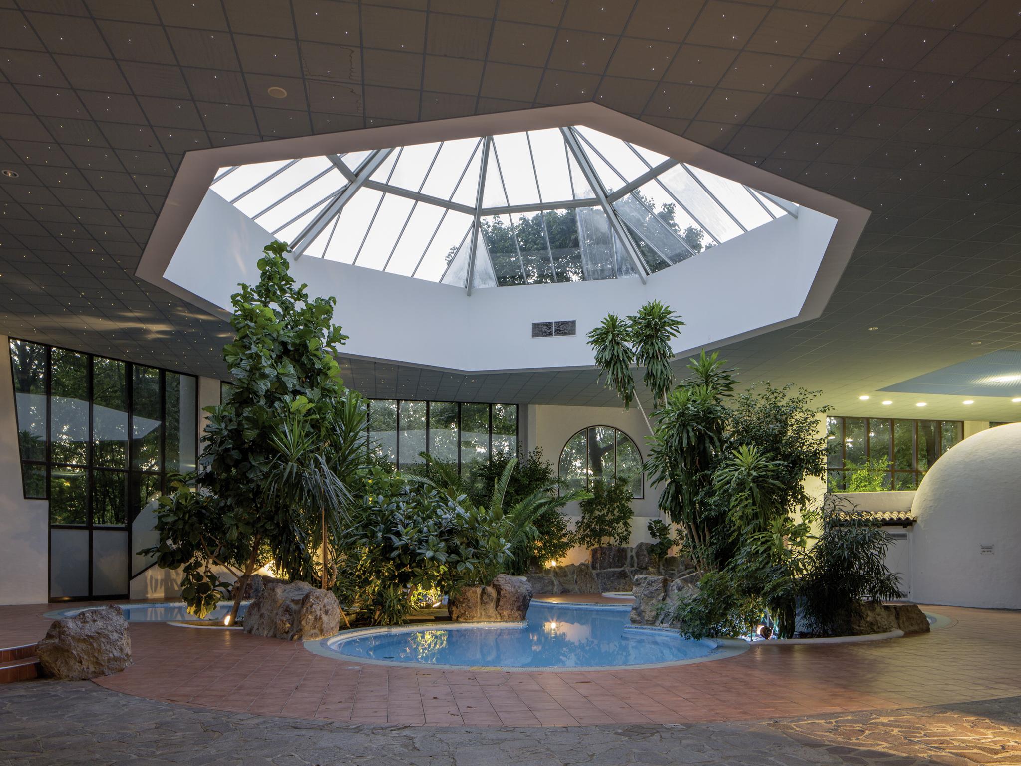 Eventhotel Pyramide Vösendorf Екстериор снимка