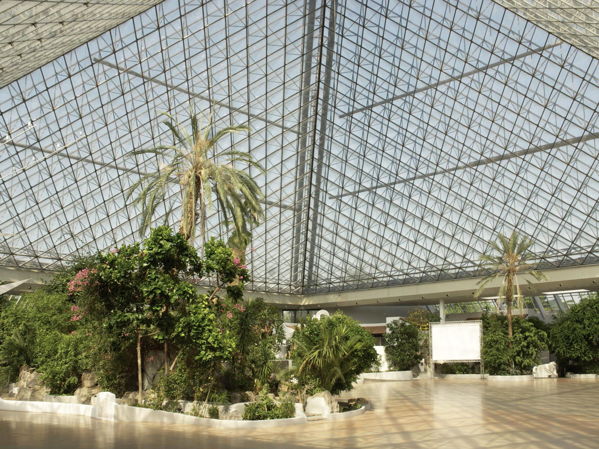 Eventhotel Pyramide Vösendorf Екстериор снимка