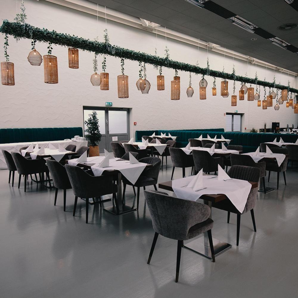 Eventhotel Pyramide Vösendorf Екстериор снимка